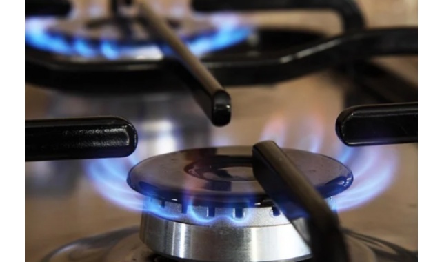 Akın: "3 kez müjde verdiler enerjiye 25 kez zam yaptılar"