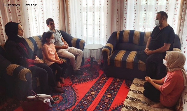 KAYMAKAM HASAN HÜSEYİN ALPASLAN OKUL BİRİNCİSİ HAVANUR KONUKCU'YA ÜSTÜN BAŞARI BELGESİ VERDİ