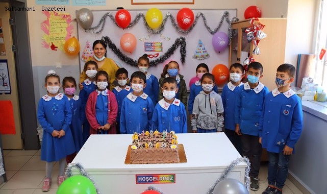 AKSARAY'DA KÖY OKULUNDAKİ ÇOCUKLARA DOĞUM GÜNÜ SÜRPRİZİ