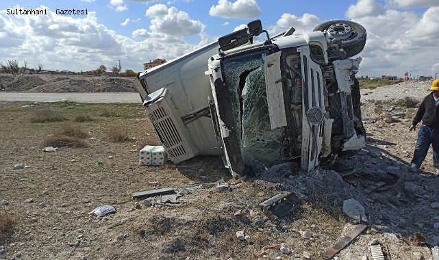 SULTANHANI İLÇESİNDE TIR KAZASI! KAZADA TIR HURDAYA DÖNDÜ