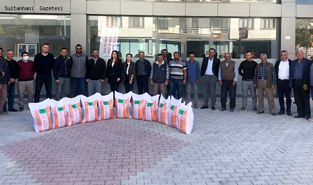 SULTANHANI İLÇESİNDE "KÖYLERİMİZDE UMUT VAR" PROJESİ KAPSAMINDA YEM BİTKİSİ TOHUMU DAĞITILDI