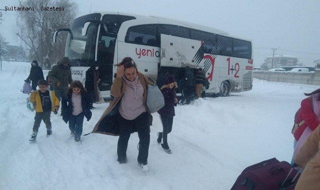 AKSARAY'DA KAR ve TİPİ NEDENİYLE KAPANAN ŞEHİRLERARASI YOLLAR ULAŞIMA AÇILDI