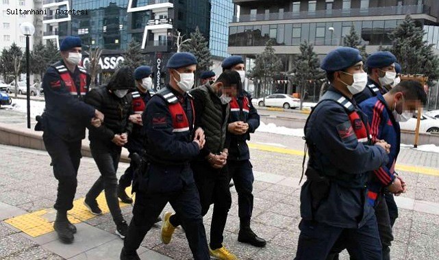 AKSARAY'DA ÖĞRENCİLERE UYUŞTURUCU SATAN 3 ŞÜPHELİ YAKALANDI