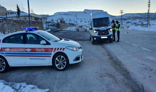 Okullar açıldı, Aksaray'da jandarma servis denetimlerine başladı