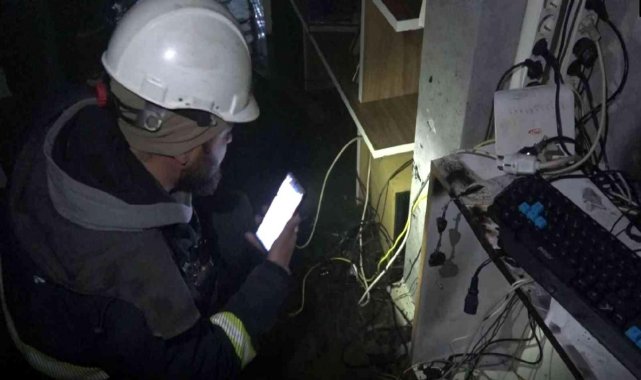 AKSARAY'DA AÇIK BIRAKILAN BİLGİSAYAR YANGINA NEDEN OLDU