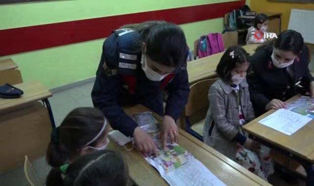 Aksaray'da Öğrenciler çizgi film izleyerek eğitim aldı