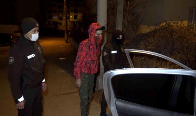 AKSARAY'DA RUHSATSIZ TABANCA ve TÜFEK İLE YAKALANDI, "BENİM SUÇUM YOK" DEDİ