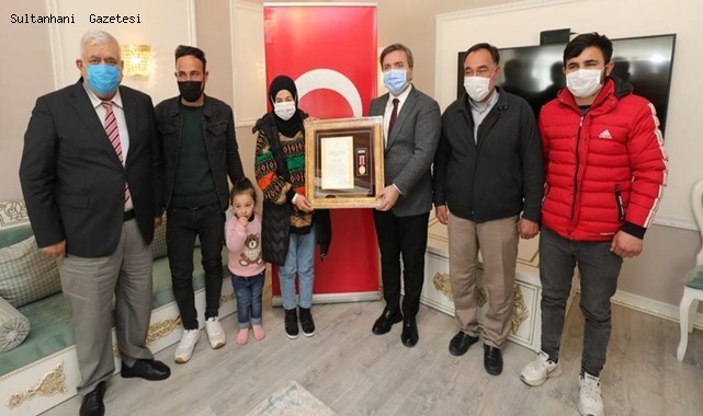 ŞEHİDİMİZ RAMAZAN SÜSLÜ'NÜN AİLESİNE DEVLET ÖVÜNÇ MADALYASI TAKDİM EDİLDİ