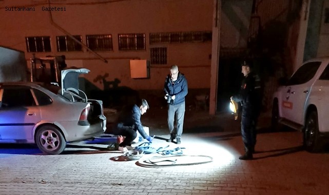 KABLO HIRSIZLARI JANDARMA TARAFINDAN SULTANHANI İLÇESİNDE SUÇÜSTÜ YAKALANDI