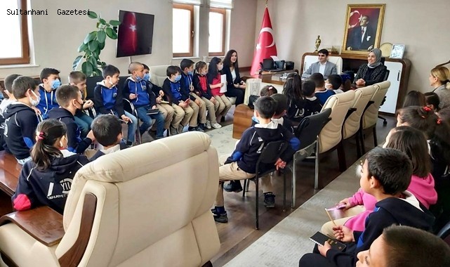 KAYMAKAM HASAN HÜSEYİN ALPASLAN'IN MİSAFİRLERİ BU KEZ ÖĞRENCİLERDİ