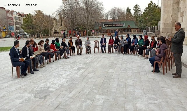 SULTANHANI İLÇESİNDE "ECDADIMIZIN KÜLTÜREL MİRASI ÖNÜNDE ECDADIMIZA YOLCULUK" KİTAP OKUMA ETKİNLİĞİ DÜZENLENDİ