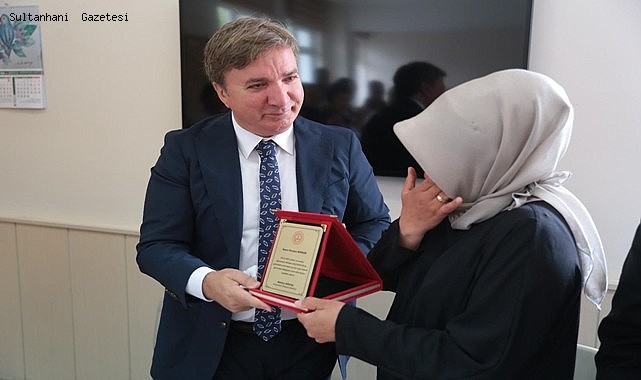 AKSARAY'DA FEDAKAR ANNE OTİZMLİ OĞLUNUN EĞİTİMİ İÇİN İŞİNİ BIRAKTI