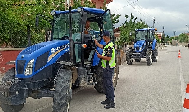 JANDARMADAN HARMAN ZAMANI TRAKTÖR SÜRÜCÜLERİNE GÜVENLİK UYARILARI