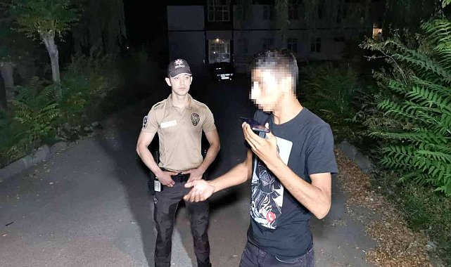Aksaray'da bir sürücü "Bunların kaşıntıları var" deyip polisi dövdürmek için adam çağırdı