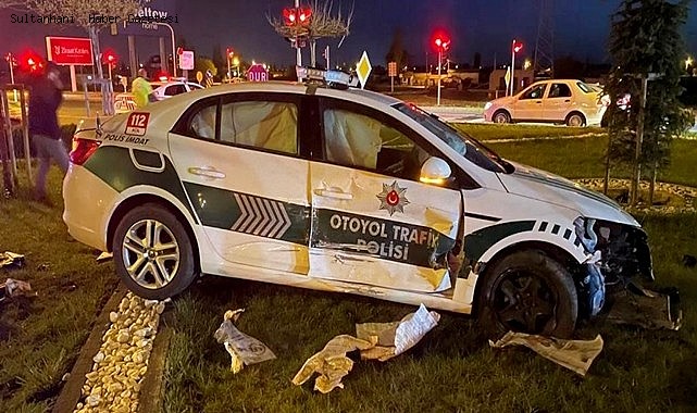 AKSARAY'DA POLİS OTOSUYLA OTOMOBİL ÇARPIŞTI: 3'Ü POLİS 6 YARALI