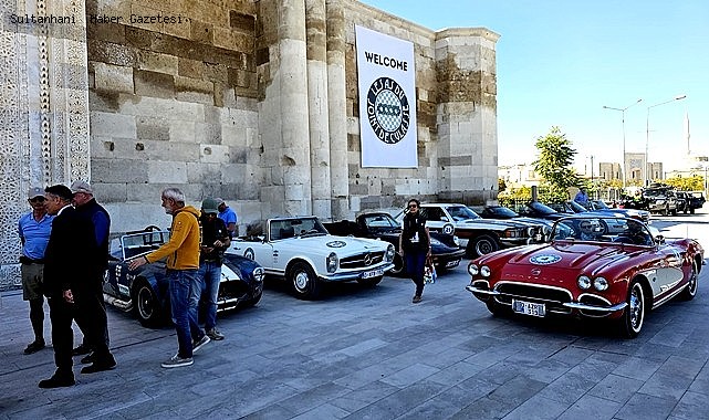 "HISTORİC RALLY ANATOLYA" YARIŞMACILARI SULTANHANI KERVANSARAYI'NDA
