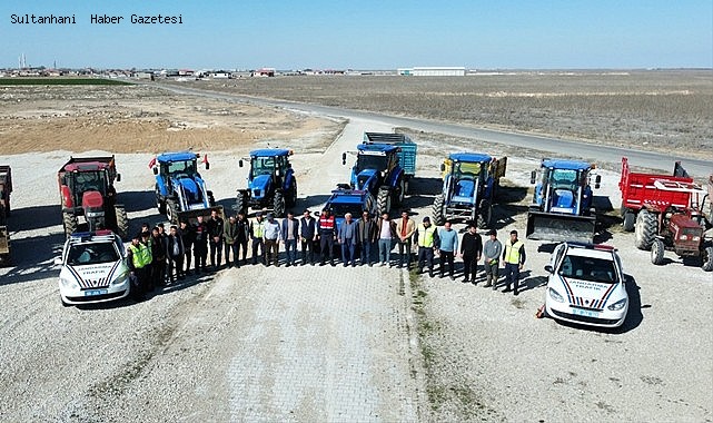 ESKİL'DE JANDARMA, SÜRÜCÜLERE REFLEKTÖR DAĞITIP EĞİTİM VERDİ