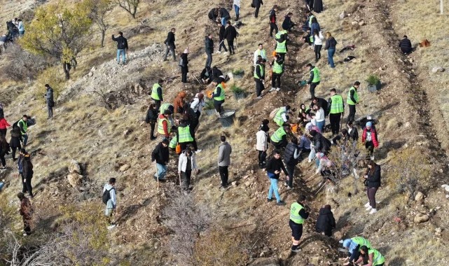 Konya'da üniversiteli gençler 'geleceğe nefes' oldular