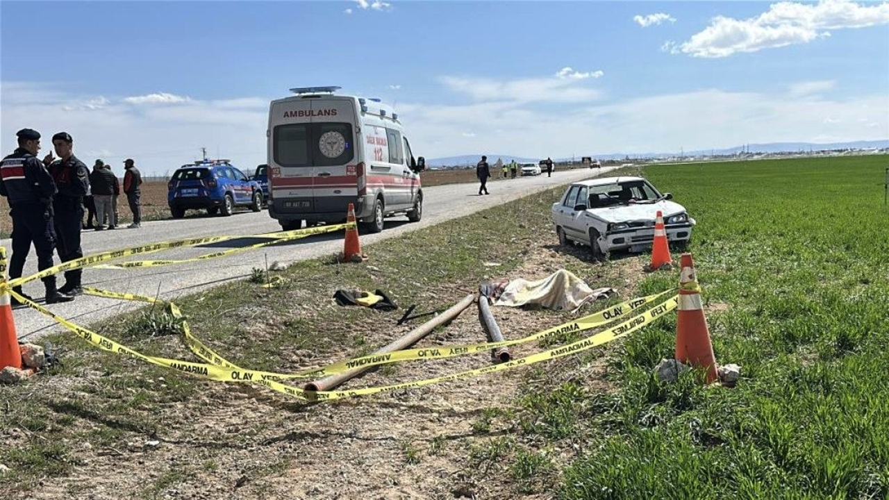 Eskil'de Otomobil Tarım işçilerine çarptı: 2 Ölü
