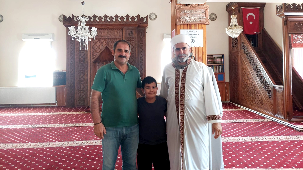 Sultanhanı'nda 8 Yaşındaki Onur’dan Örnek Davranış: Kumbarasındaki Harçlıkları Bağışladı