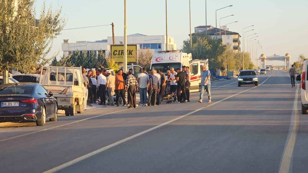 Eskil'de Otomobil ile Motosiklet çarpıştı