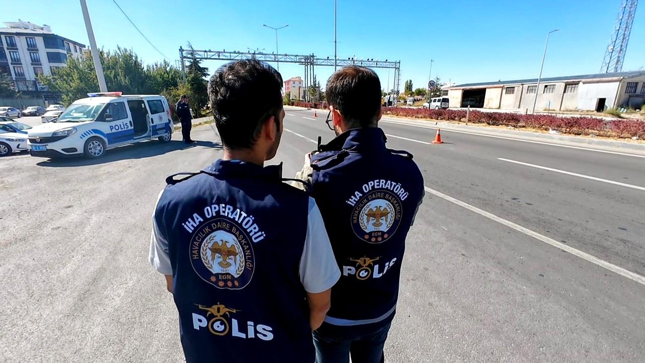 Sultanhanı'nda Drone Destekli Kırmızı Işık Denetimi